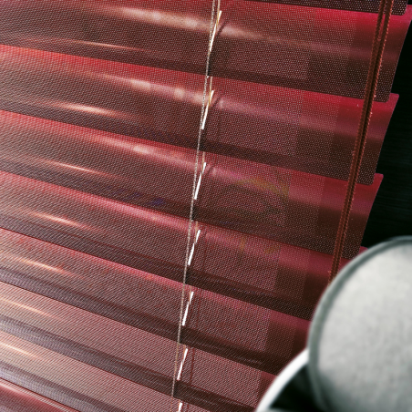Veneciana AluMadera Perforadas | Durabilidad | VenetiansBlinds.com