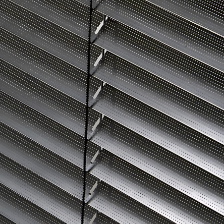 Veneciana AluMadera Perforadas | Durabilidad | VenetiansBlinds.com