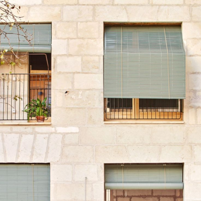 Persianas Alicantinas de PVC a Medida | Exterior | VenetiansBlinds.com