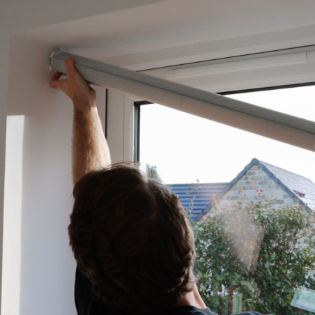 Estor Enrollable Sin Taladrar Lino a Medida | VenetiansBlinds.com